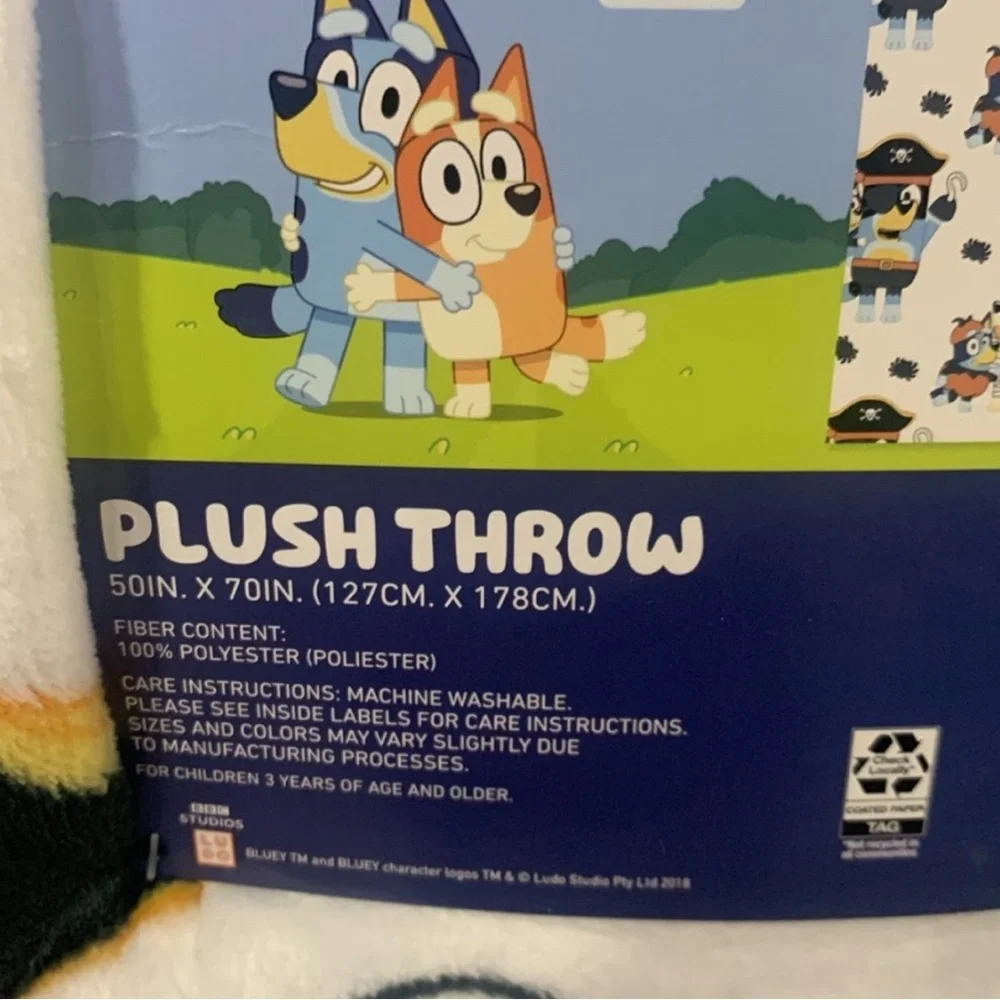 NWT Bluey Bingo Bandit Chili Heeler Halloween 50x70 Throw Blanket Tag & Hanger